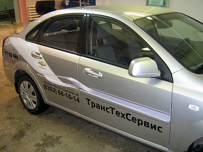 Полноцветная наклейка с раскроем по контуру