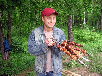 Чувствуете запах вкусного шашлыка?