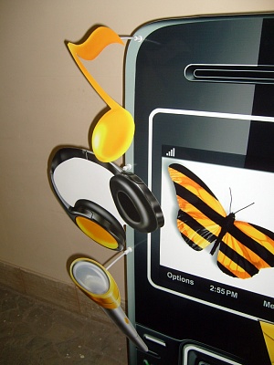 Промо-стойки Билайн, вблизи