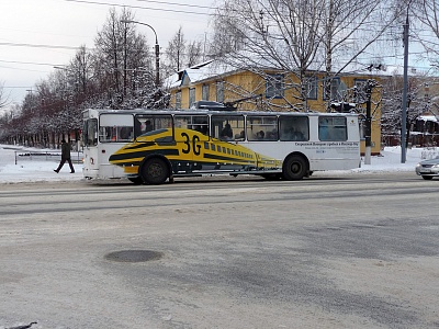 Оформление троллейбуса рекламой Билайн