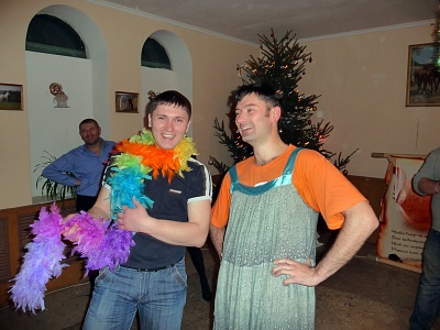 Новый год: конкурсы не различают должностей